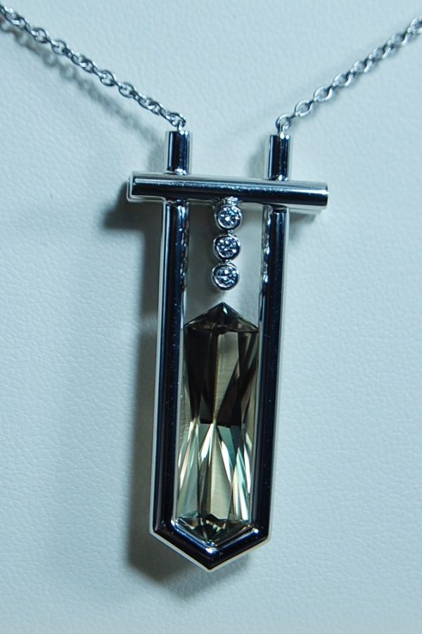 Pendant with Chain, Platinum, 9.72 cts. Wobito Bowtie Zultanite® - Image 6