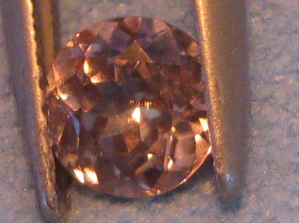 0.76 cts. Zultanite® Round Cut 5.5mm - Image 4