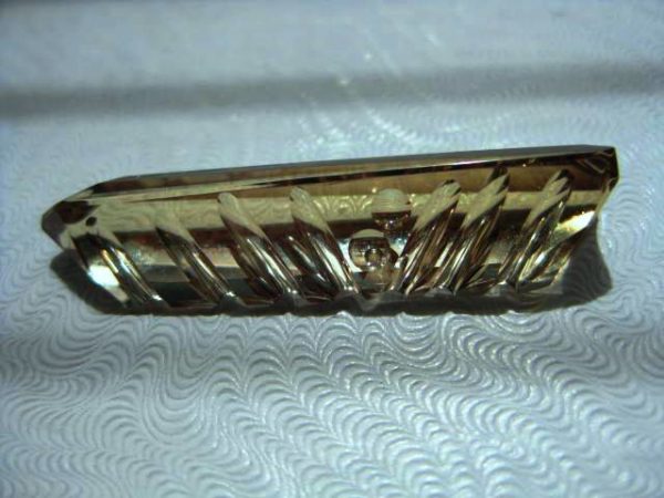 21.80 cts. Zultanite® Carved Monument by Christopher Wolfsberg - Image 2