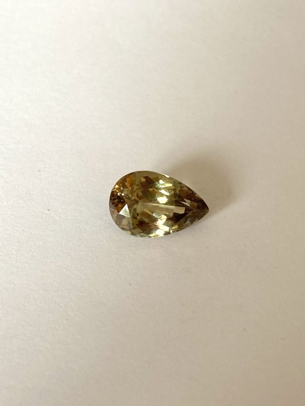 5.50 cts. Zultanite® Wobito Pear Shape 14 x 9.3x6.4mm - Image 2