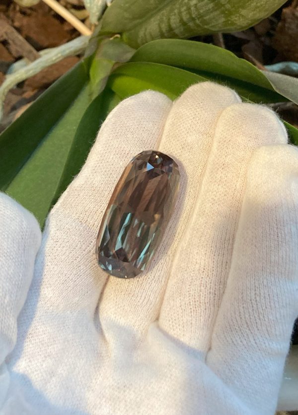 80.25cts. World's third largest Zultanite® - Image 3