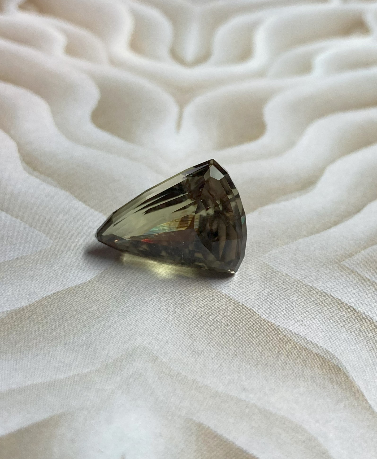 25.90 cts. Zultanite® Apex 1995 AGTA Winner by Stephen Kotlowski - Image 5