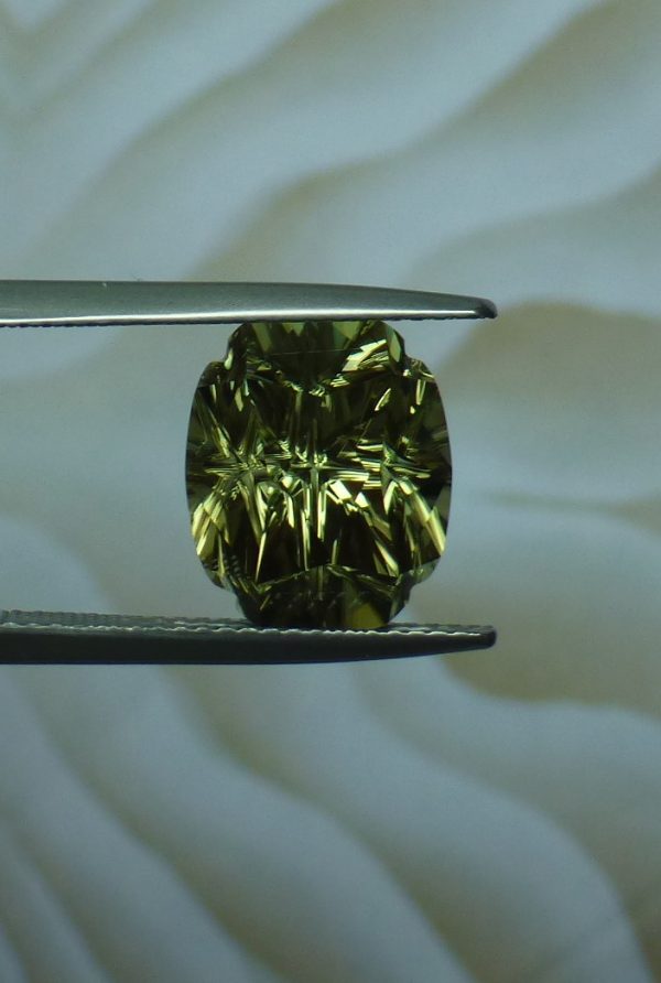 7.32 cts. Zultanite® Larry Woods Four Directional Oval™ - Image 8