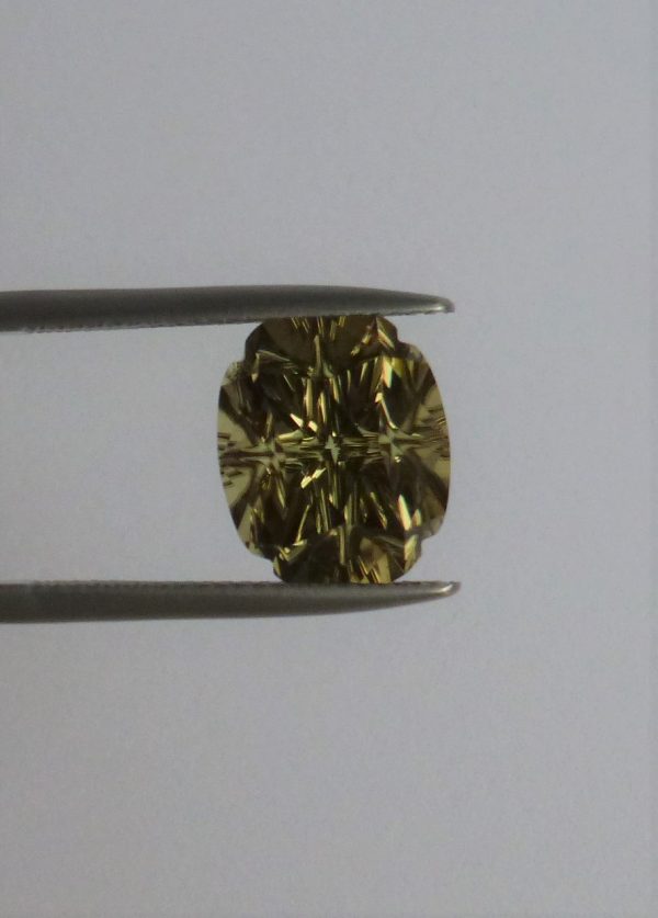 7.32 cts. Zultanite® Larry Woods Four Directional Oval™ - Image 3