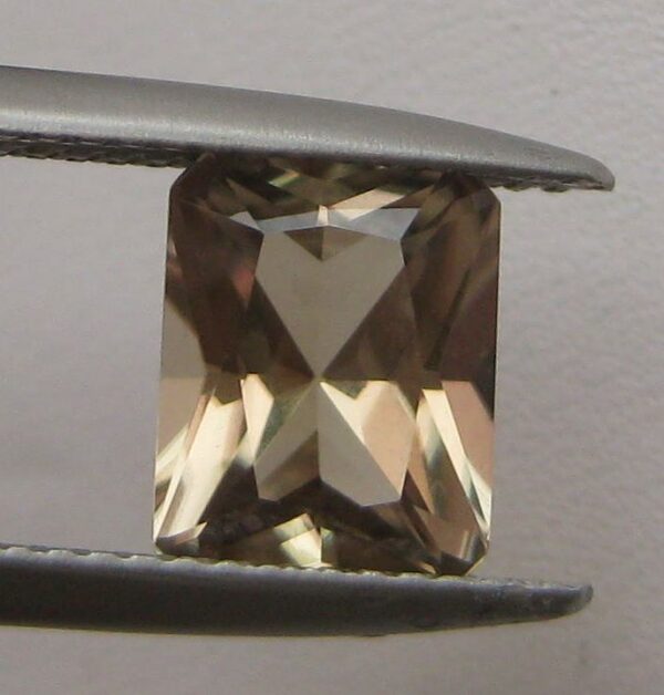 2.68 cts. Zultanite® Radiant Cut 9x7 mm - Image 3