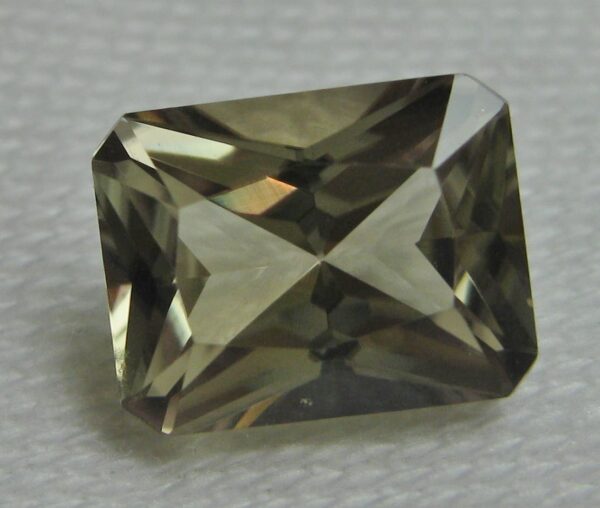 2.68 cts. Zultanite® Radiant Cut 9x7 mm - Image 5