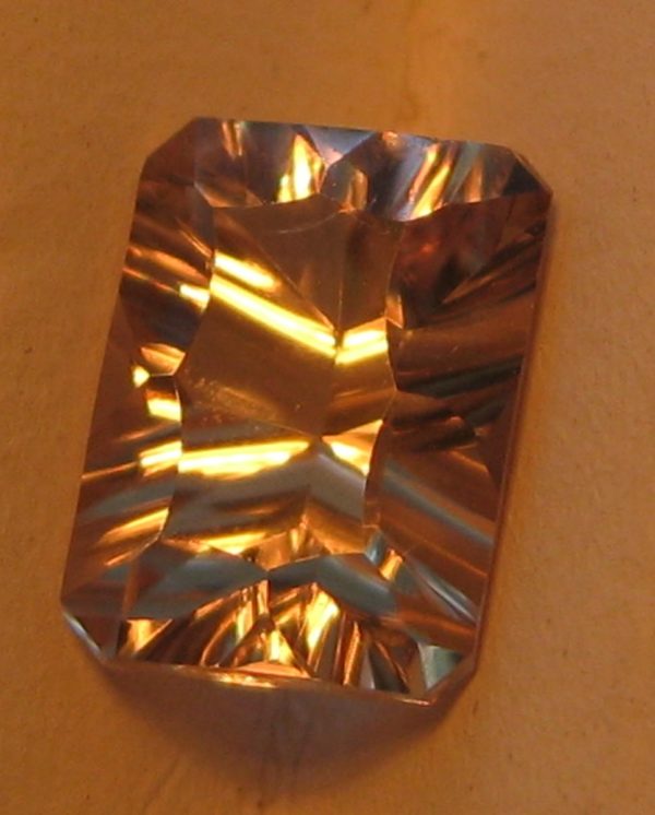 1.69 cts. Zultanite® Radiant Concave Cut 8x6mm - Image 6