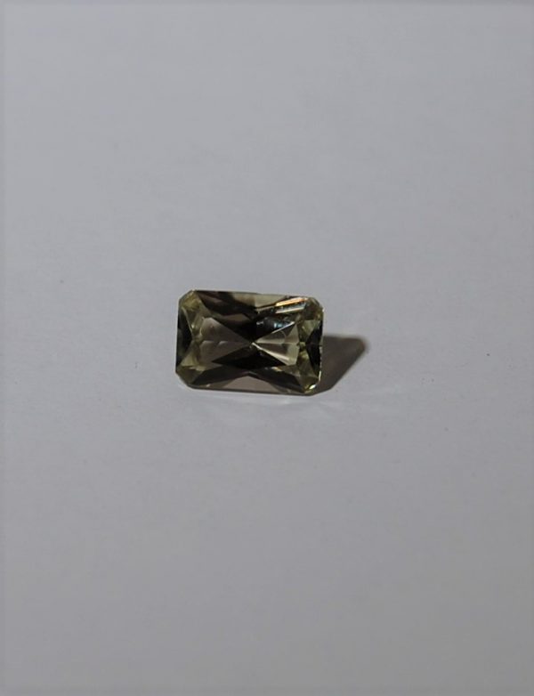 0.66 cts. Zultanite® Radiant Cut 6x4mm - Image 6