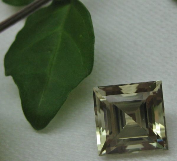 3.77 cts. Zultanite® Princess Step Cut 8.5mm - Image 3