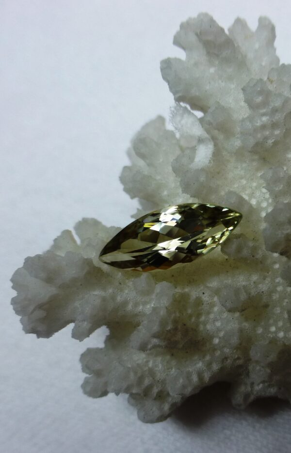 1.67 cts. Zultanite® Marquise Cut 13.6mmx5.3mm - Image 2