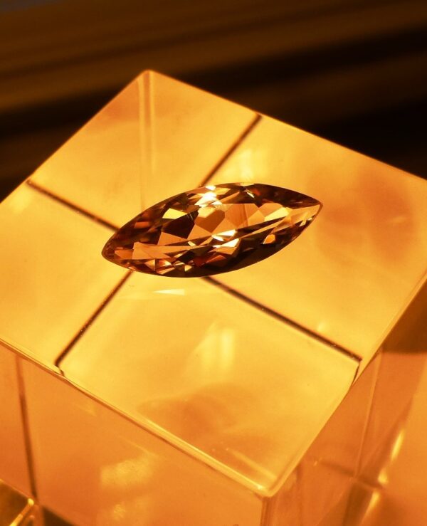 1.67 cts. Zultanite® Marquise Cut 13.6mmx5.3mm - Image 4