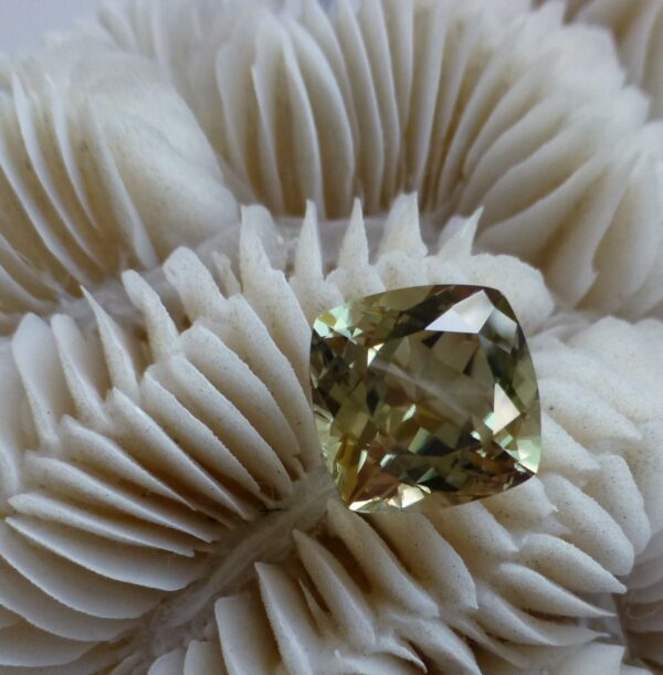 5.20 cts. Zultanite® Square Cushion Cut 10mm - Image 3