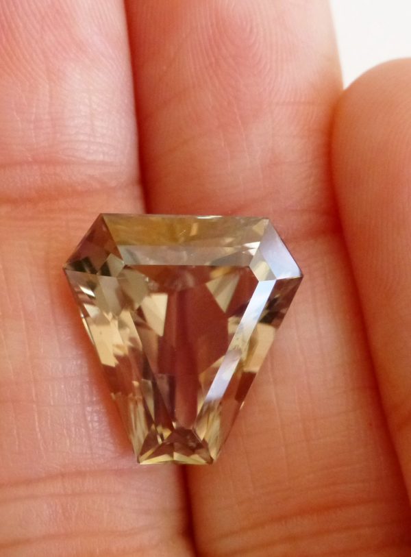 9.39 cts. Zultanite® Fancy Cut Corner Triangle, 15x14mm - Image 2