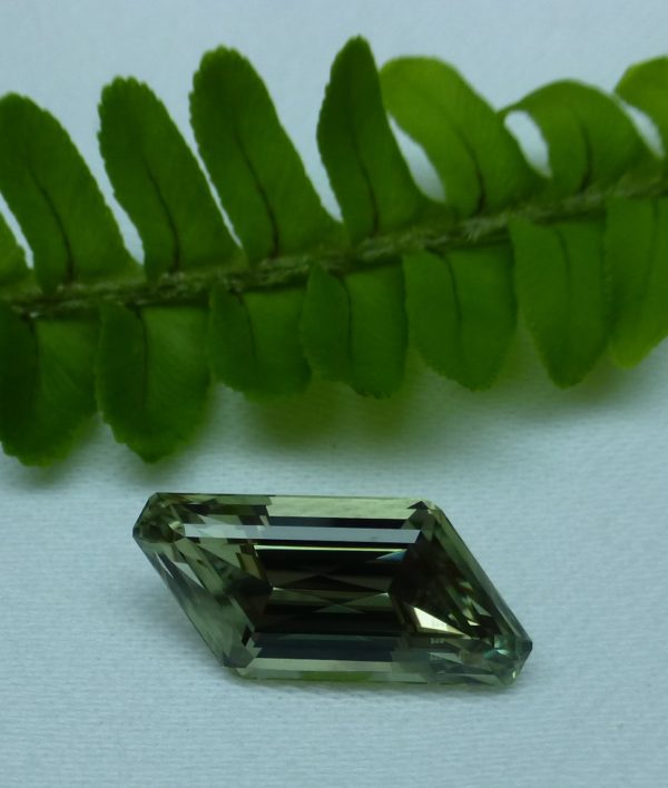 9.29 cts. Zultanite® Fancy Parallelogram, 20x9mm - Image 3