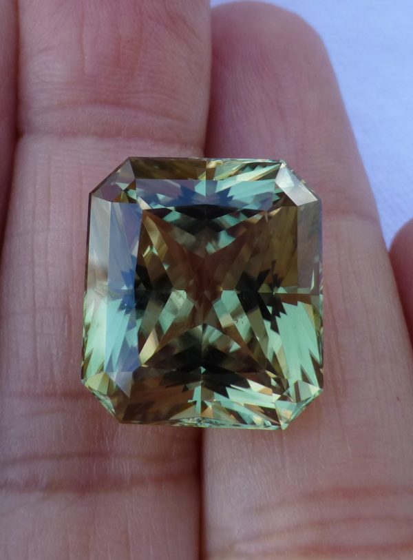 16.65 cts. Zultanite® Wobito Modified Emerald Cut, 15.7x14mm - Image 4