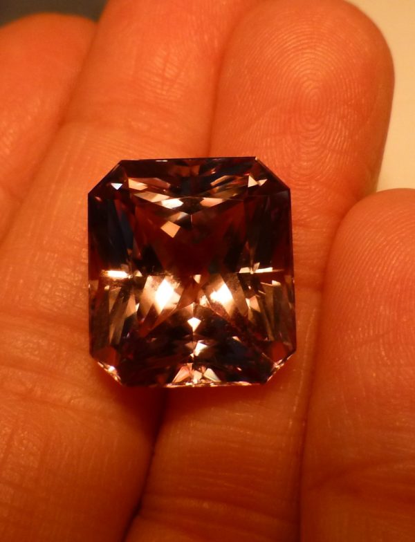 16.65 cts. Zultanite® Wobito Modified Emerald Cut, 15.7x14mm - Image 5