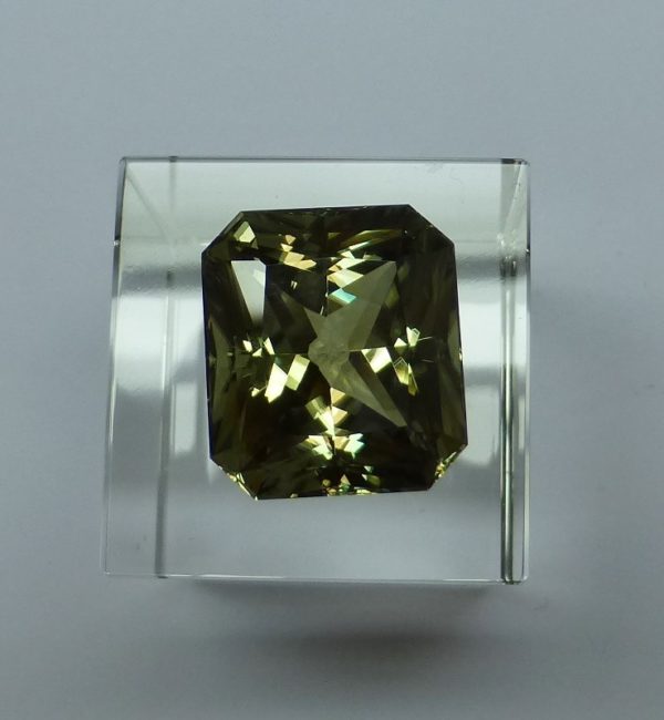 16.65 cts. Zultanite® Wobito Modified Emerald Cut, 15.7x14mm - Image 7