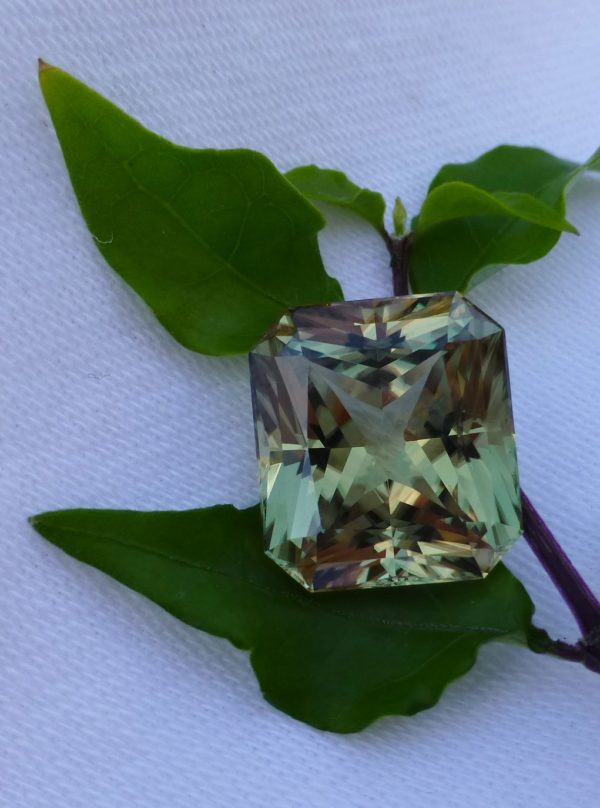 16.65 cts. Zultanite® Wobito Modified Emerald Cut, 15.7x14mm - Image 3