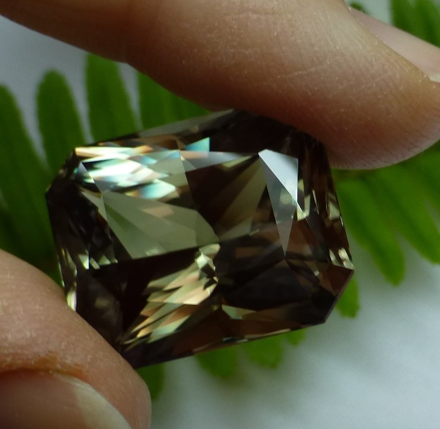 32.55 cts. Zultanite® Wobito Deep Radiant 20.7x17x11.7mm Zultanite® Gems