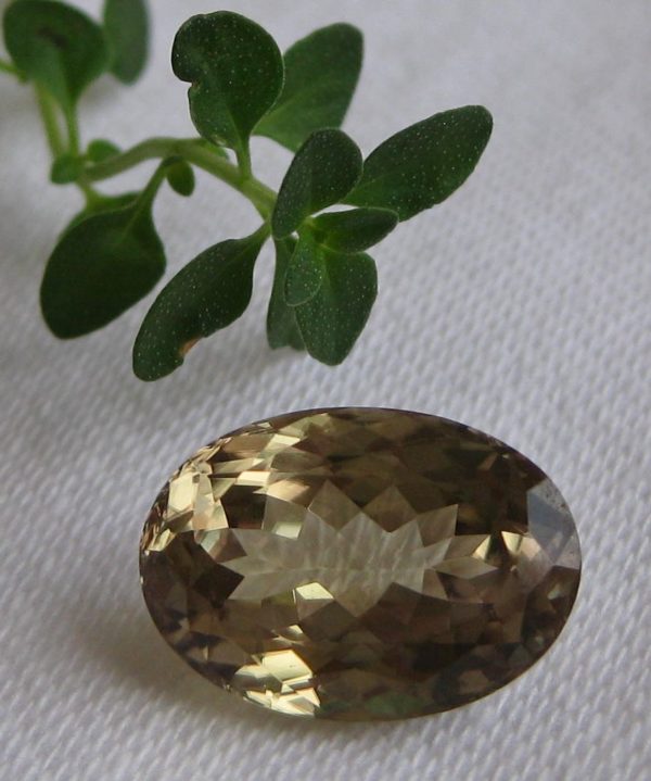 7.08 cts. Zultanite® Oval Cut, 14x10mm - Image 4