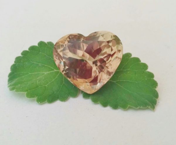 10.56 cts. Zultanite® Heart Shape Cut, 14x12mm - Image 8