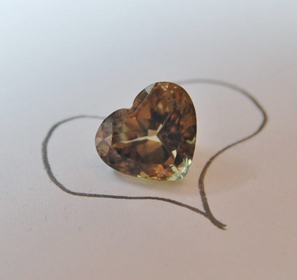 10.56 cts. Zultanite® Heart Shape Cut, 14x12mm - Image 9