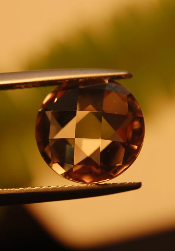 6.21 cts. Zultanite® Lentil Round Checkerboard 11.9mm - Image 4
