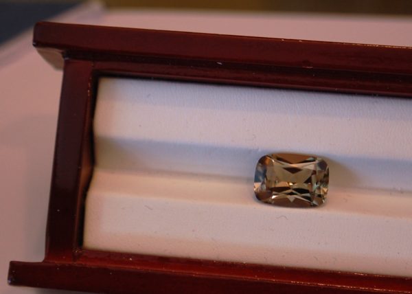7.08 cts. Zultanite® Cushion Cut, 14x10mm - Image 3