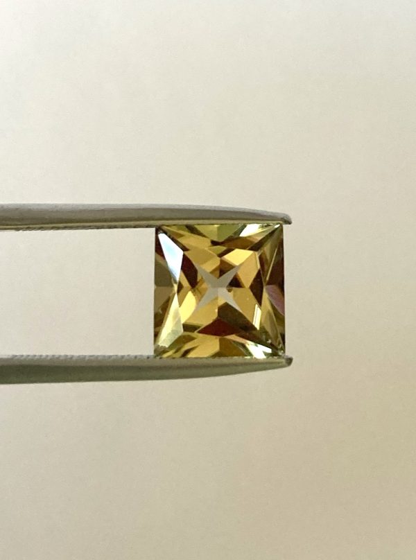 3.70 cts. Zultanite® Princess Cut 9mm - Image 6