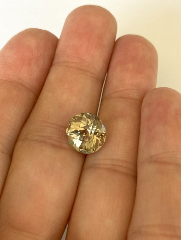 4.78 cts. Zultanite® Round Checkerboard 10mm - Image 3