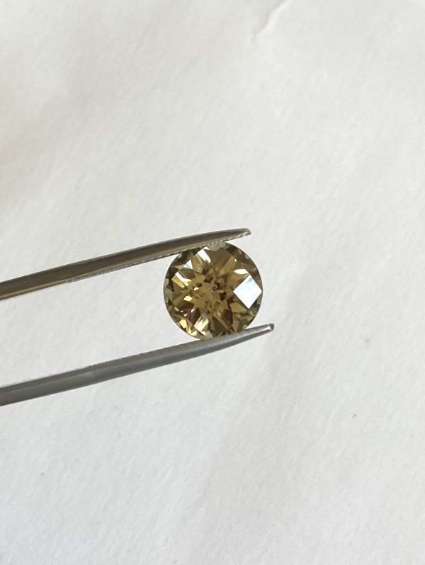 4.78 cts. Zultanite® Round Checkerboard 10mm - Image 8