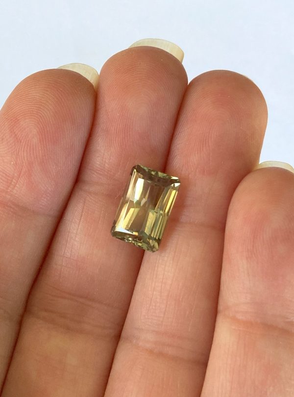 6.06 cts. Zultanite® Deep Radiant 12x8x6.5 mm - Image 2