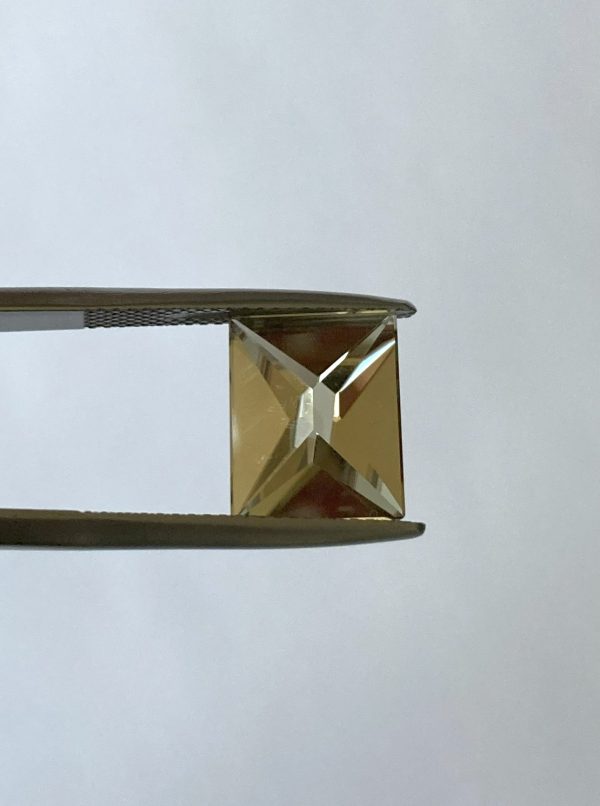 4.90 cts. Zultanite® Fancy Wobito Double Pyramid Cut 12mmx10mm - Image 6