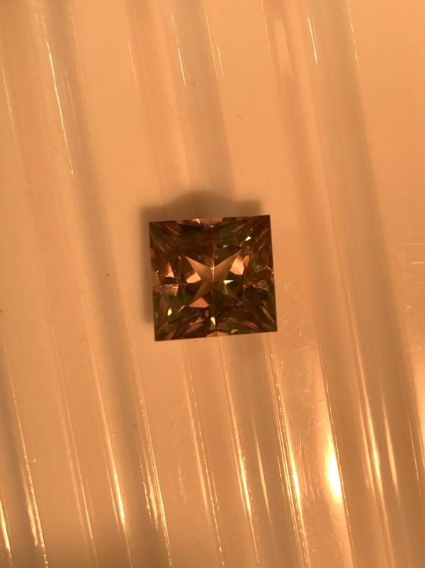 5.83 cts. Zultanite® Princess Cut 10mm - Image 5