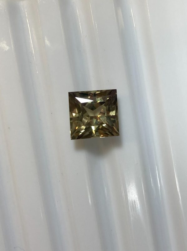 5.83 cts. Zultanite® Princess Cut 10mm - Image 7