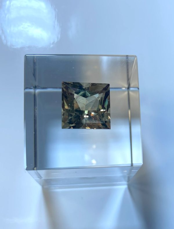 5.83 cts. Zultanite® Princess Cut 10mm - Image 8