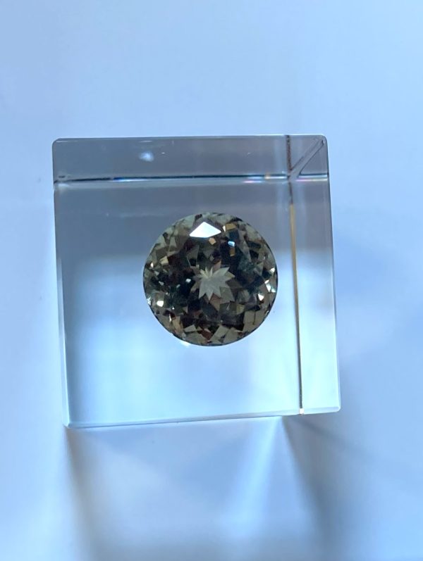 8.00 cts. Zultanite® Full Portuguese Round 11.7mm - Image 4