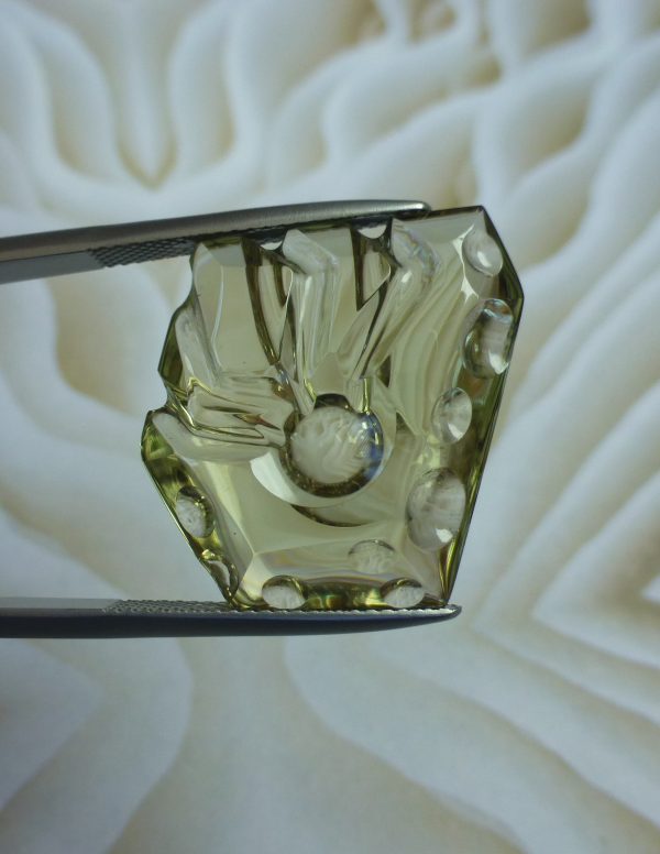 20.69 cts. Zultanite® Aztek by Christopher Wolfsberg - Image 4