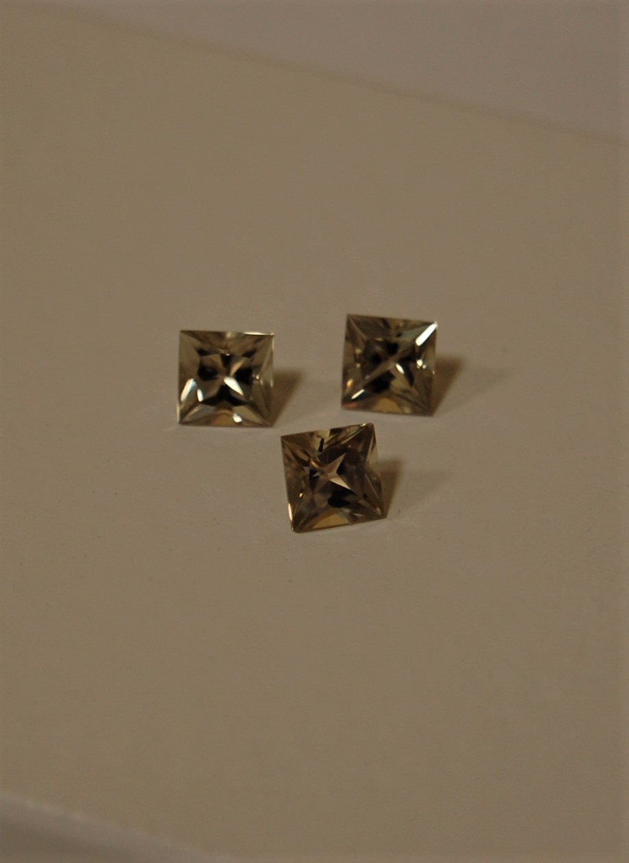 0.59 cts. Zultanite® Princess Cut 5mm - Image 6