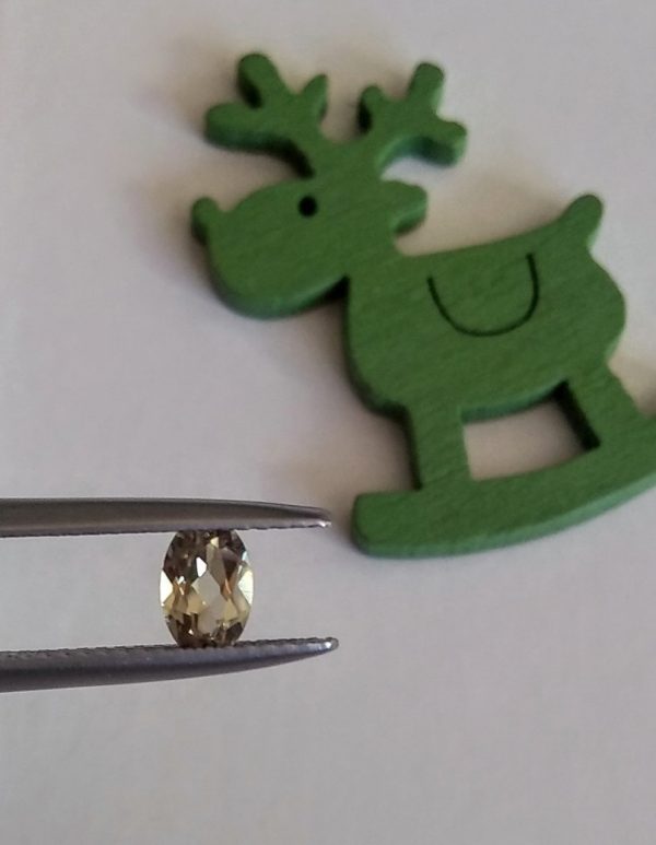 0.47 cts. Zultanite® Oval Cut 6x4mm - Image 6