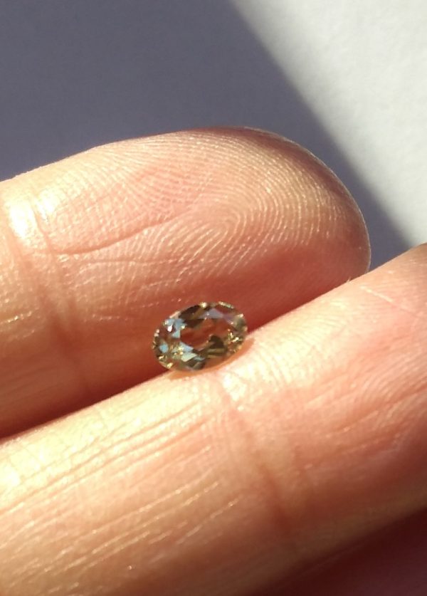 0.47 cts. Zultanite® Oval Cut 6x4mm - Image 3