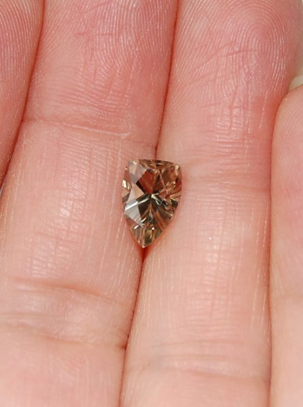 1.54 cts. Zultanite® Triangle Opposed Bar 9x6mm - Image 4