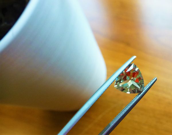 2.48 cts. Zultanite® Trilliant Cut 9mm - Image 4