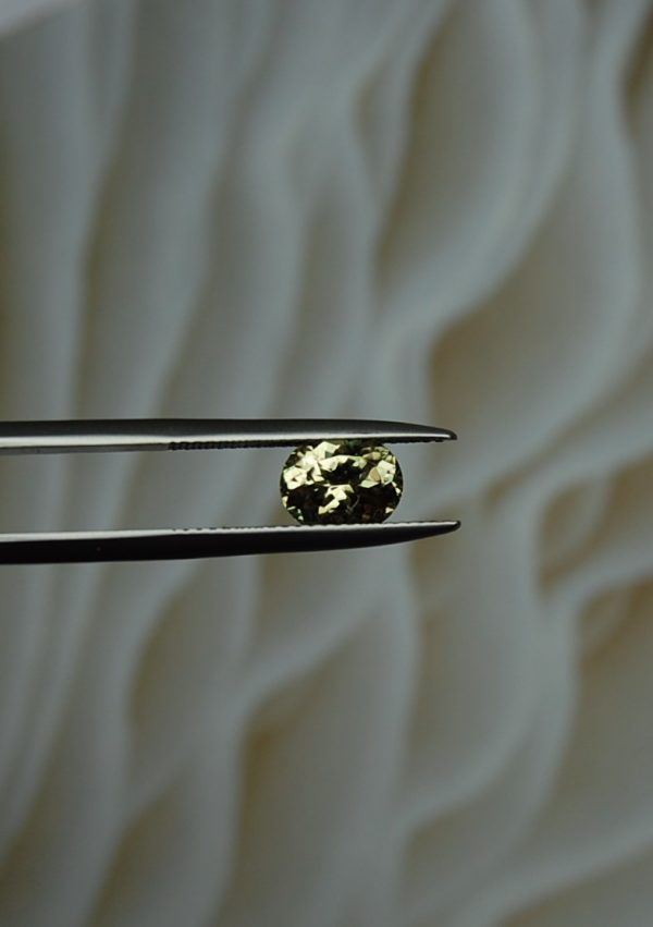 1.32 cts. Zultanite® Oval Cut 8x6mm - Image 4