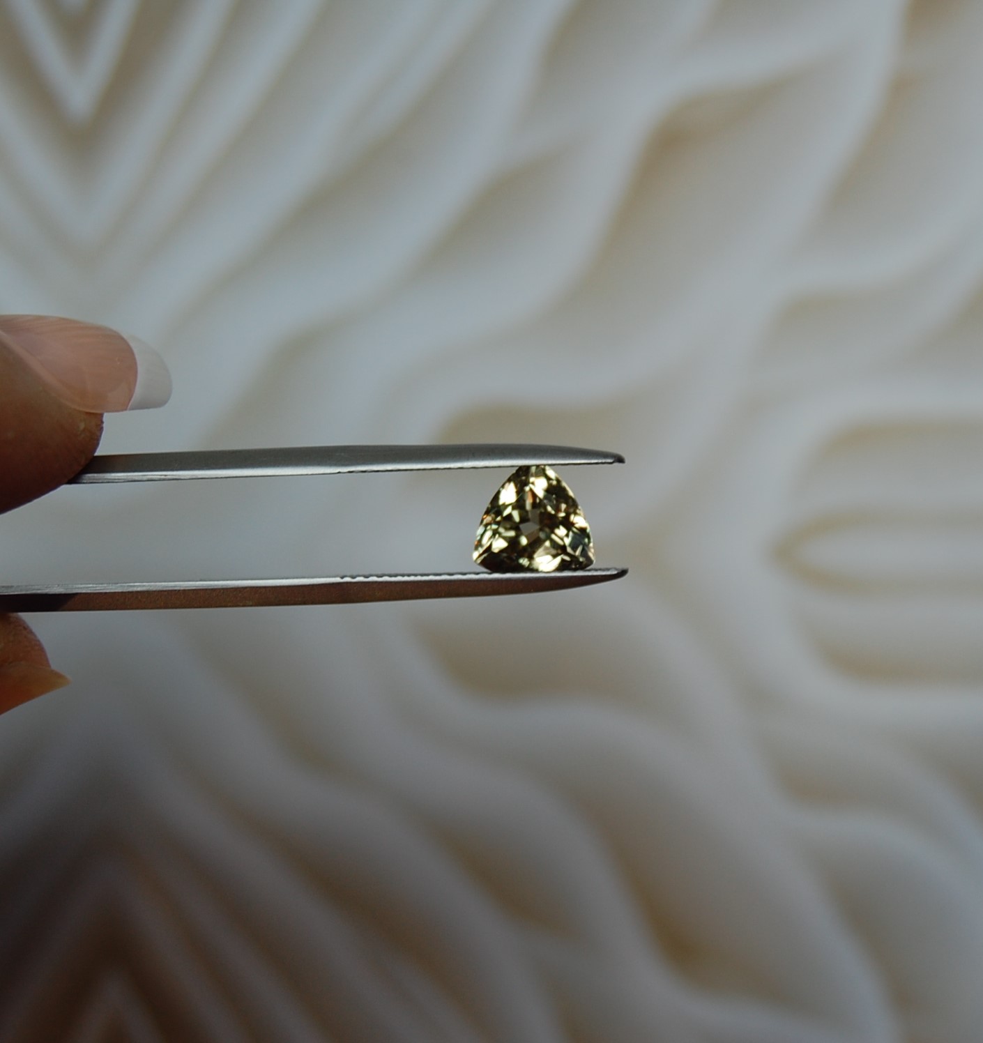 1.99 cts. Zultanite® Trilliant Cut 8mm - Image 3