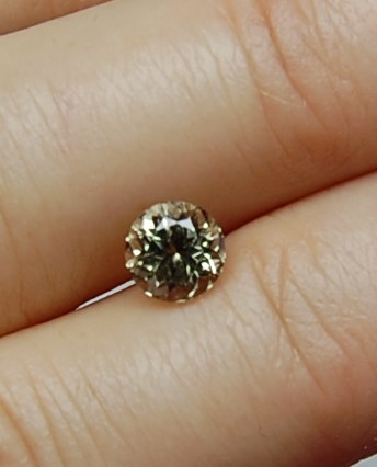 1.04 cts. Zultanite® Modified Portuguese Round 6mm - Image 4