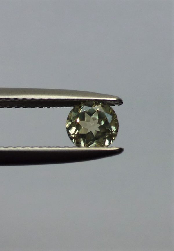 0.84 cts. Zultanite® Round Cut 5.5mm - Image 5