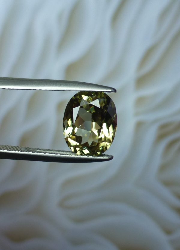 3.43 cts. Zultanite® Oval Cut 10x8mm - Image 2