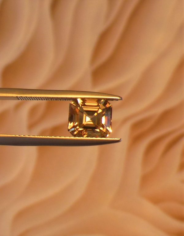 2.61 cts. Zultanite® Wobito Asscher Cut 7.7 mm - Image 3