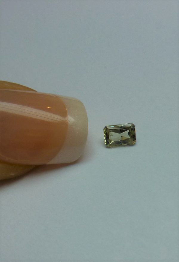 0.30cts. Zultanite® Radiant Cut 5x3mm - Image 4
